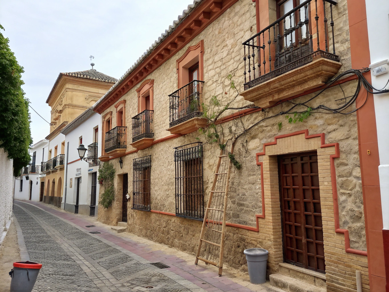 Restauración completa de vivienda histórica en Sevilla